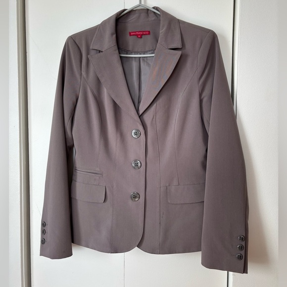 🎉4/30$🎉 San Francisco Taupe Fitted Blazer - Size 5 - Picture 1 of 5